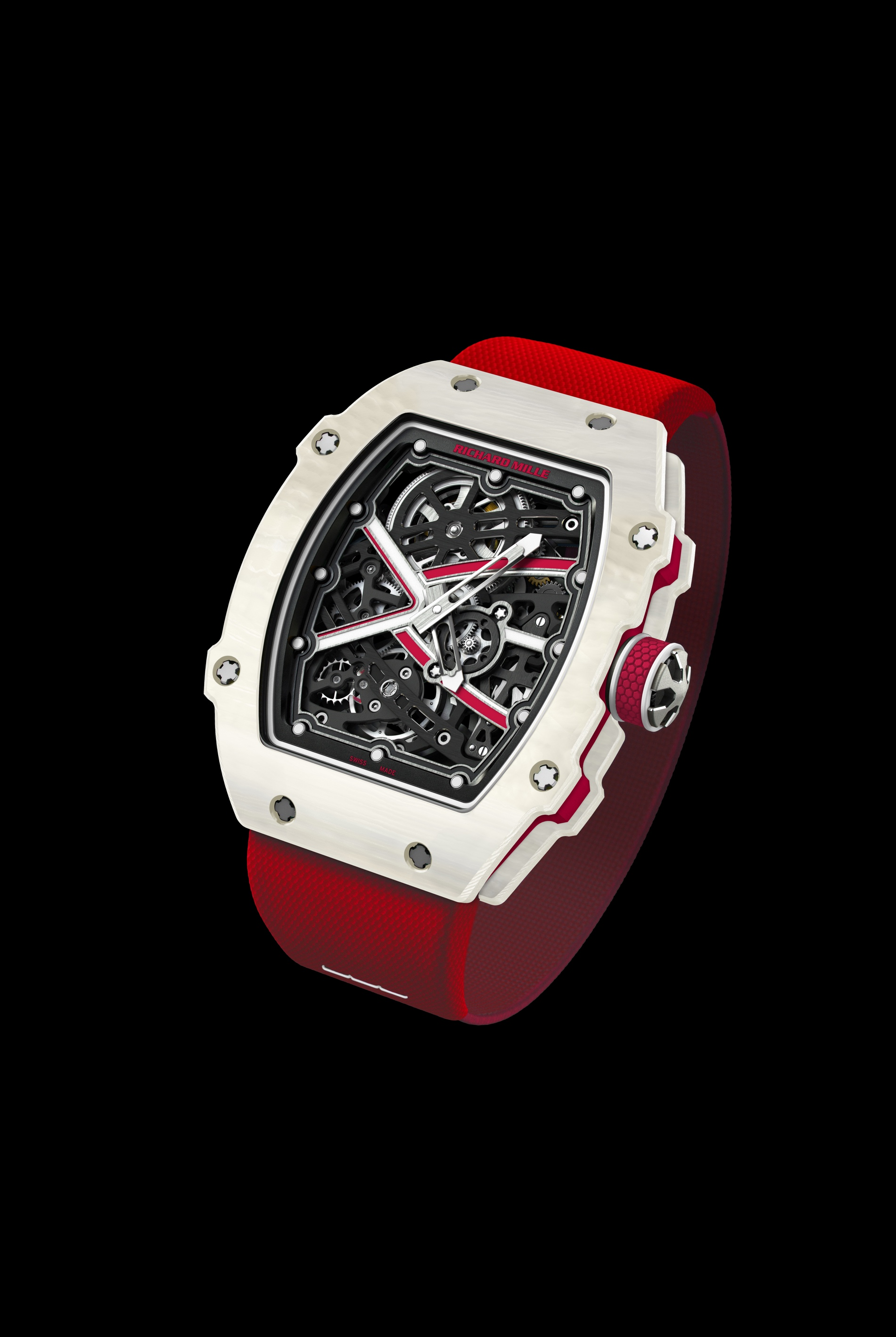 　　勒克莱尔赛时佩戴着Quartz TPT®石英碳纤维材质的RM 67-02原型腕表。