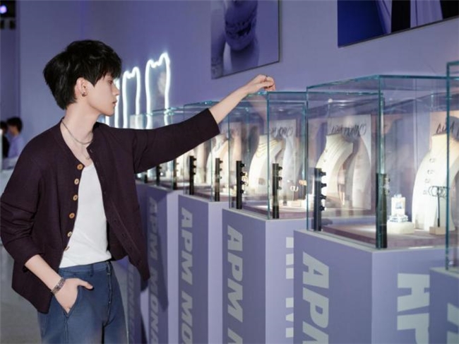 APM Monaco 梦幻旅程：在春日的褶皱里，重识珠宝的温度