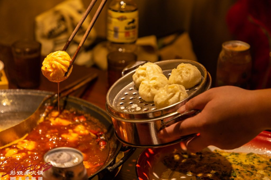 这个冬天吃货最爱的打卡地+1！成都火锅热门榜第一名【杉姐老火锅】终于来深圳！ 