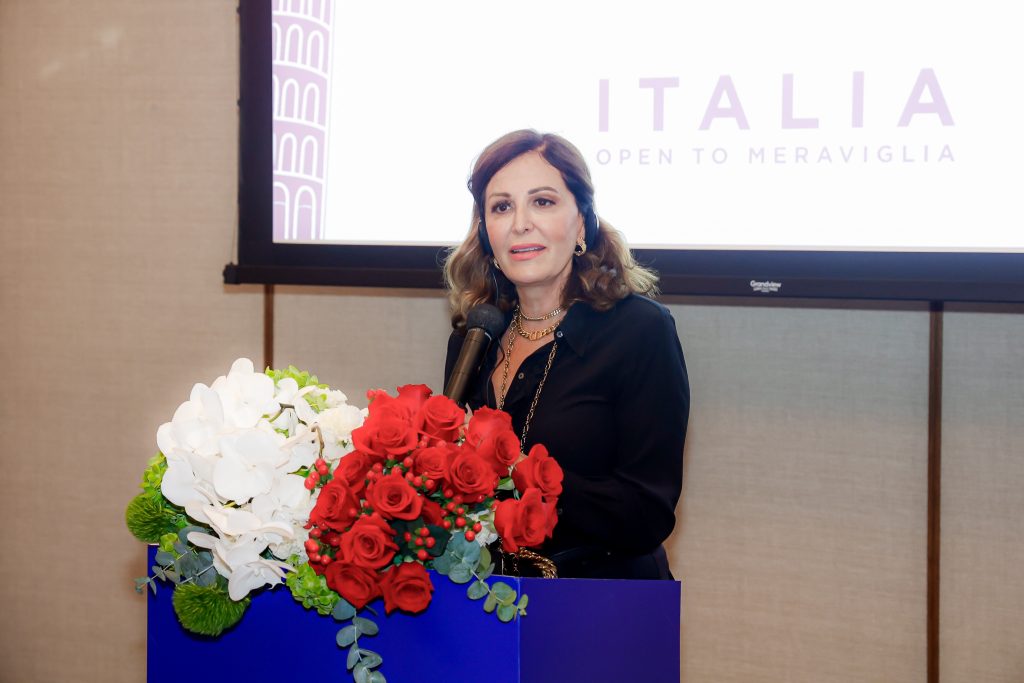 意大利旅游部长达妮埃拉•桑坦凯在香港推介意大利“通往非凡”旅游活动