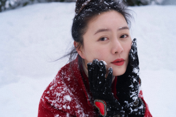 雪中美人田海蓉，雪韵天成优雅不败