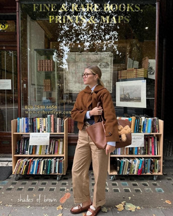 通勤党必抄!ins时尚博主elodieromy的秋日职场风穿搭指南