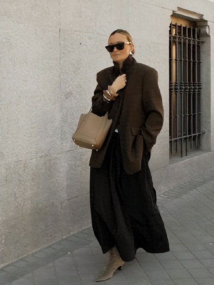 被ins时尚博主jealizee封神的穿搭，普通人照搬不踩雷