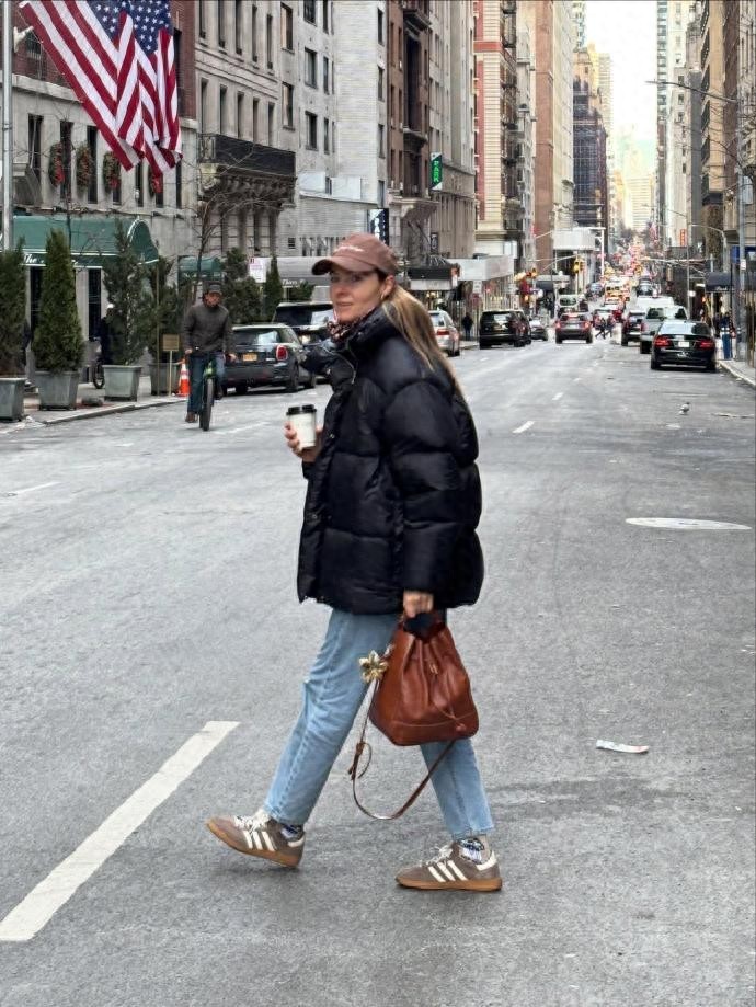 法式松弛感天花板!ins时尚博主的秋冬之间穿搭灵感合集