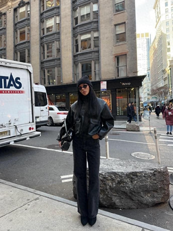 春节走亲访友穿搭，ins时尚博主的无红造型温柔又高级