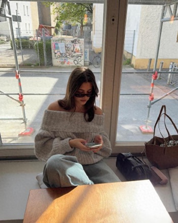 氛围感硬控选手 ins时尚博主jenniferamandas大衣穿搭