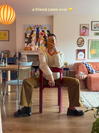 比利时街头的色彩诗!ins时尚博主的穿搭每一套都想照搬