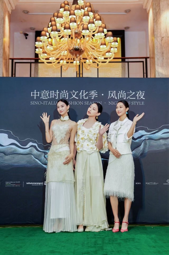 云图片