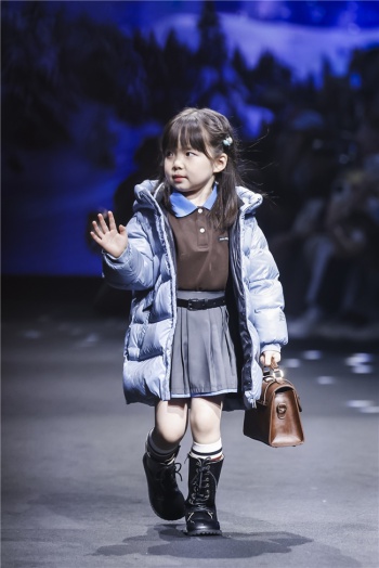 高梵KIDS亮相上海时装周童装开幕秀  四大系列冬装发布，藻藻联名款压轴